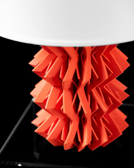 מנורת שולחן - קיפולי האור - פרפקט תלת - מימד