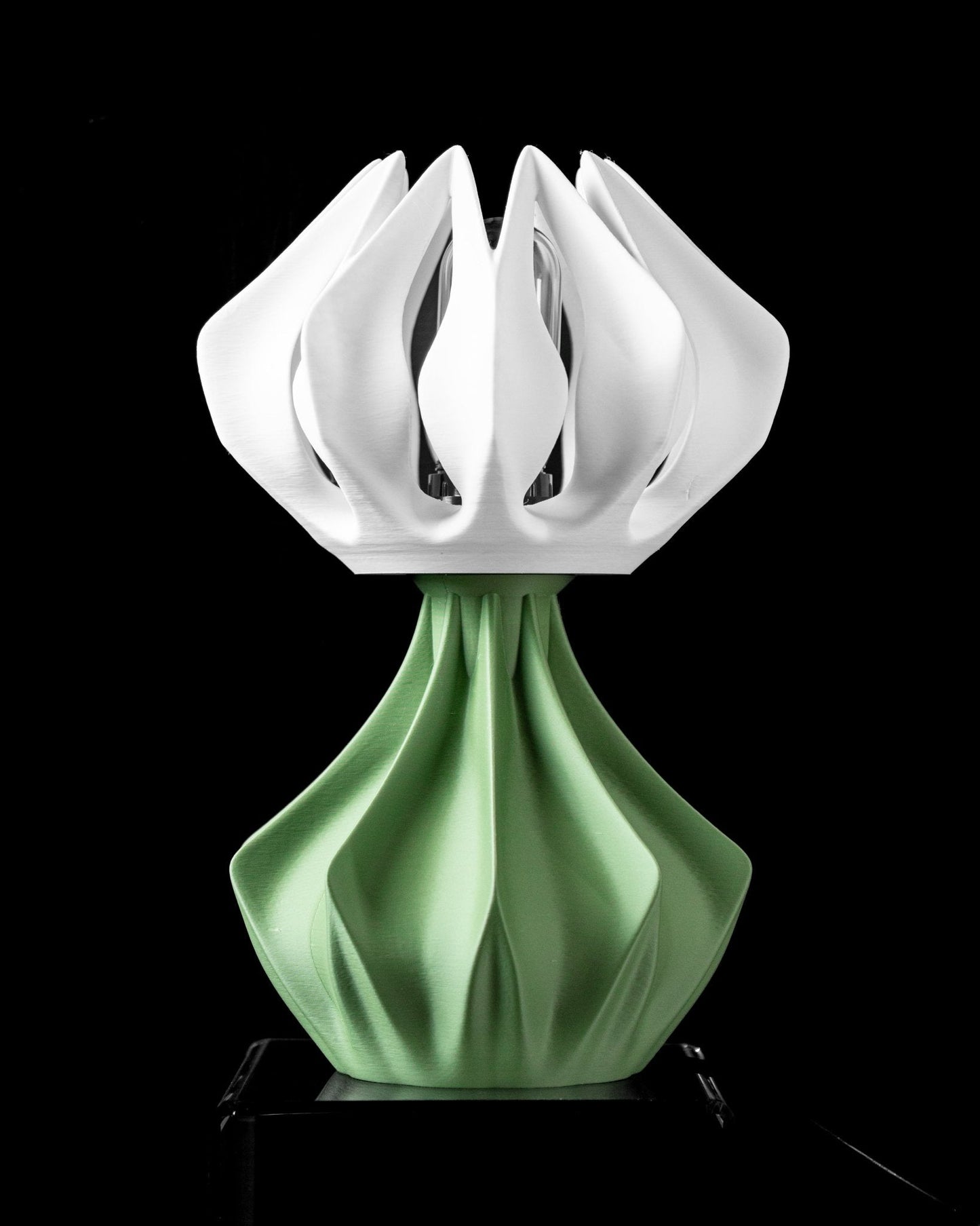 מנורת שולחן - פריחת האור - פרפקט תלת - מימד