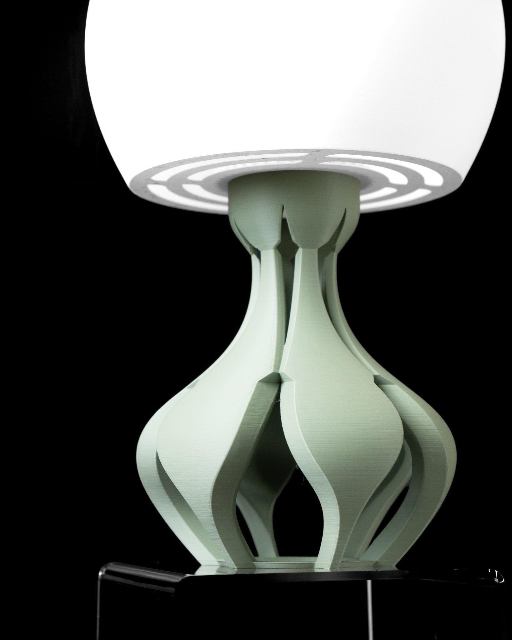 מנורת שולחן - פריחת הלוטוס - פרפקט תלת - מימד